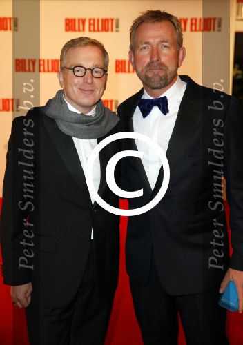 Scheveningen 30 november 2014
Premiere Billy Elliot in het circustheater. Harm Edens met vriend