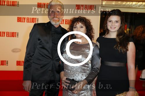 Scheveningen 30 november 2014
Premiere Billy Elliot in het circustheater.
Henriette Tol met man en dochter