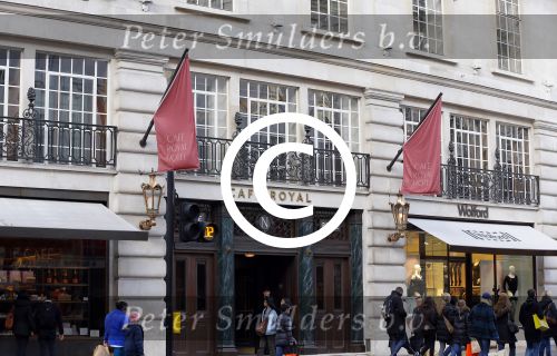 Londen 14 december 2014
IN dit hotel, cafe Royal trouwen chantal Janzen en haar man Marco  Geeratz