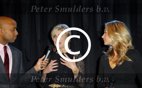 Amsterdam 11 december 2014
Presentatie van het nieuwe tijdschrift en platform van Wendy v Dijk.
Prinses Laurentien onthult het eerste exemplaar.
Humberto Tan Presenteert het en Femmetje de Windt is mede initiatiefnemer