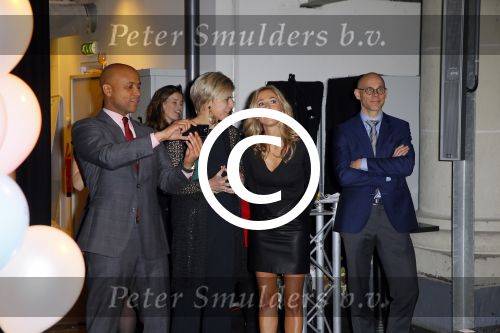 Amsterdam 11 december 2014
Presentatie van het nieuwe tijdschrift en platform van Wendy v Dijk.
Prinses Laurentien onthult het eerste exemplaar.
Humberto Tan Presenteert het en Femmetje de Windt is mede initiatiefnemer