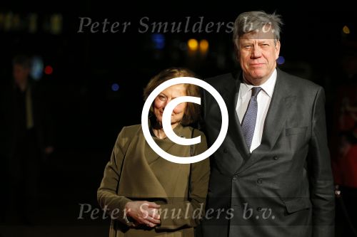 Utrecht 8 december 2014
Mr Pieter v Vollenhoven viert samen met zijn familie ,Prinses Margriet Prins Maurits Prinses Marilene Prins Bernhard Jr. Prinses Annette Prins Floris Prinses Aimee Prins Pieter Christiaan en Prinses Anita zijn 75e verjaardag in het Beatrix theater.