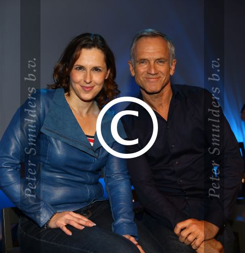 Hilversum, 11 December 2014
Perspresentatie AVROTROS Winterseizoen
Jaap Jongbloed met Anniko v Santen presenteren samen het programma AD Misdaadmeter