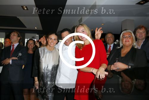 Vaassen 9 november 2014
Presentatie nieuwe produktlijn Aad Ouborg Bourgini genaamd. De presentatie is in restaurant de Leest van Jacob Jan Boerma. Jacob Jan met zijn vrouw Kim Veldman en Els en Nikki Ouborg