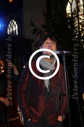 Volendam 13 november 2014
Presentatie nieuwe kerst cd van de 3j\'s met Jan Dulles Jaap kwakman en Jan de Witte. Glennis Grace reikt het eerste exemplaar uit.
