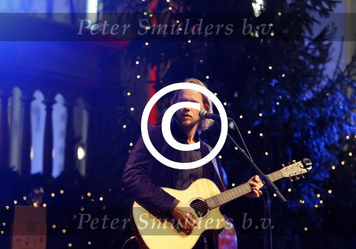 Volendam 13 november 2014
Presentatie nieuwe kerst cd van de 3j\'s met Jan Dulles Jaap kwakman en Jan de Witte. Glennis Grace reikt het eerste exemplaar uit.