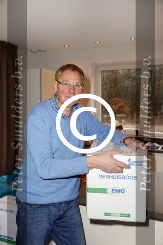 Radio Kootwijk 12 december 2014
Jan ten Hoop en zijn partner verhuizen naar hun nieuwe huis .
