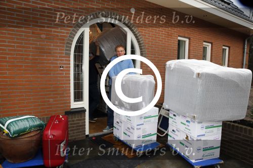 Radio Kootwijk 12 december 2014
Jan ten Hoop en zijn partner verhuizen naar hun nieuwe huis .