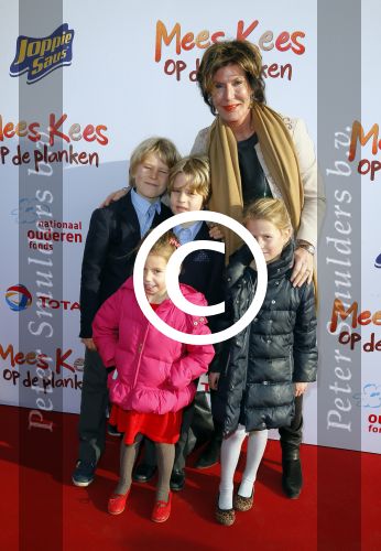 Amsterdam 22 november 2014
Premiere Mees Kees in carre met in de hoofdrollen Willem Voogd Sanne Wallis de Vries  Felix Osinga, en Brent Thomassen. janneke Brinkman met kleinkinderen