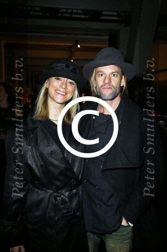 Amsterdam 11 december 2014
Luxery fair vip avond in de RAI. Jasper Krabbe met een vriendin en de belgische fotograaf Marc Lagrange