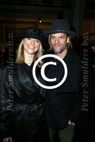 Amsterdam 11 december 2014
Luxery fair vip avond in de RAI. Jasper Krabbe met een vriendin en de belgische fotograaf Marc Lagrange