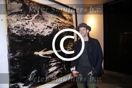 Amsterdam 11 december 2014
Luxery fair vip avond in de RAI. Jasper Krabbe met een vriendin en de belgische fotograaf Marc Lagrange