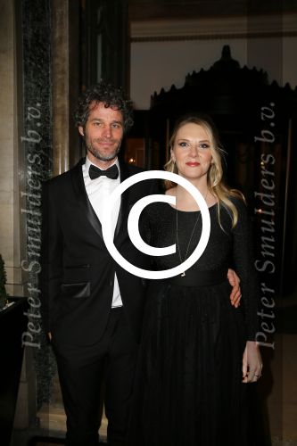 Londen 15 december 2014
Chantal Janzen en Marco Geeratz trouwen in Hotal Cafe Royal.
Het feest is s avonds in hotel Claridge\'s. Jelka v Houten met partner