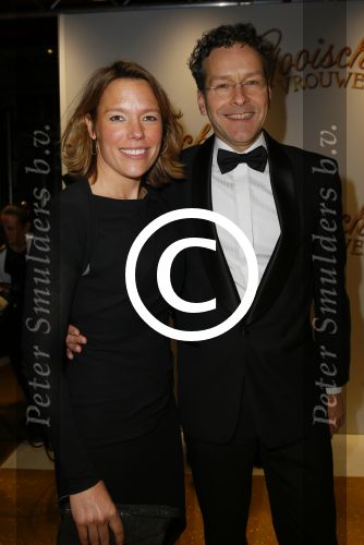 Amsterdam 1 december 2014
Premiere Gooische vrouwen 2 in het nieuwe de la mar met in de hoofdrollen Linda de Mol Lies Visschedijk Tjitske Reijdinga en Susan Visser