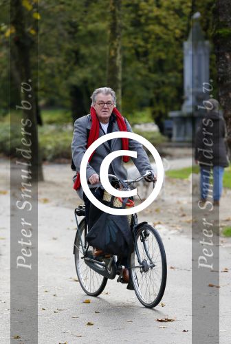 Amsterdam 17 november 2014
Jeoen Krabbe op de fiets in het vondelpark
