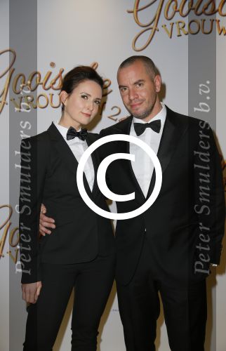 Amsterdam 1 december 2014
Premiere Gooische vrouwen 2 in het nieuwe de la mar theater met in de hoofdrollen Linda de Mol Tjitske Reidinga Lies Visschedijk en Susan Visser.
Jeroen v Koningsbrugge met zijn vrouw