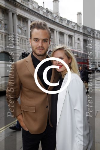 Londen 15 december 2014
Chantal janzen en Marco Geerartz trouwen in Hotel Cafe Royal.