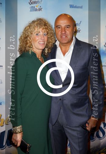 Den Bosch 23 november 2014
Premiere Sound of music in de parade in Den Bosch. John v d Heuvel met zijn vrouw
