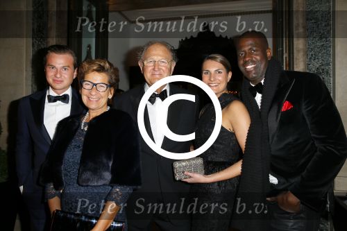 Londen 15 december 2014
Chantal Janzen en Marco Geeratz trouwen in Hotal Cafe Royal.
Het feest is s avonds in hotel Claridge\'s. Joop en janine v d Ende enn hun kinderen Iris en Vincent