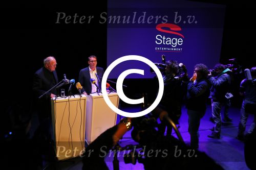 Amsterdam 17 december 2014
Joop v d Ende en Albert Verlinde maken bekend op persconferentie in gebouw van Stage holding dat ze samen gaan werken.