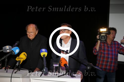 Amsterdam 17 december 2014
Joop v d Ende en Albert Verlinde maken bekend op persconferentie in gebouw van Stage holding dat ze samen gaan werken.