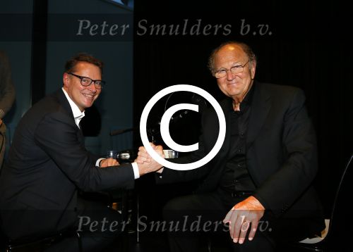 Amsterdam 17 december 2014
Joop v d Ende en Albert Verlinde maken bekend op persconferentie in gebouw van Stage holding dat ze samen gaan werken.