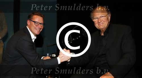 Amsterdam 17 december 2014
Joop v d Ende en Albert Verlinde maken bekend op persconferentie in gebouw van Stage holding dat ze samen gaan werken.