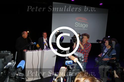 Amsterdam 17 december 2014
Joop v d Ende en Albert Verlinde maken bekend op persconferentie in gebouw van Stage holding dat ze samen gaan werken.