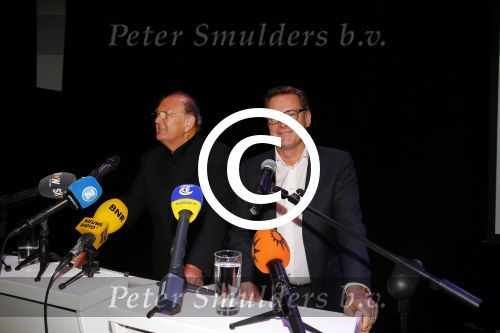 Amsterdam 17 december 2014
Joop v d Ende en Albert Verlinde maken bekend op persconferentie in gebouw van Stage holding dat ze samen gaan werken.