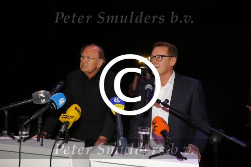 Amsterdam 17 december 2014
Joop v d Ende en Albert Verlinde maken bekend op persconferentie in gebouw van Stage holding dat ze samen gaan werken.