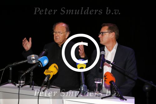 Amsterdam 17 december 2014
Joop v d Ende en Albert Verlinde maken bekend op persconferentie in gebouw van Stage holding dat ze samen gaan werken.