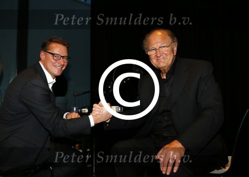Amsterdam 17 december 2014
Joop v d Ende en Albert Verlinde maken bekend op persconferentie in gebouw van Stage holding dat ze samen gaan werken.