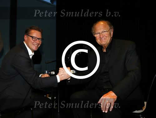 Amsterdam 17 december 2014
Joop v d Ende en Albert Verlinde maken bekend op persconferentie in gebouw van Stage holding dat ze samen gaan werken.