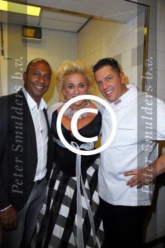 Vaassen 9 november 2014
Presentatie nieuwe produktlijn Aad Ouborg Bourgini genaamd. De presentatie is in restaurant de Leest van Jacob Jan Boerma. Karin Bloemen