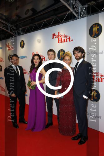 Hilversum 27 oktober 2014
Premiere film pak van mijn hart van Kees v Nieuwkerk.
Fedja van Huet, Simon Keizer Halina Reijn, Kees van Nieuwkerk, Chantal Janzen, Nick Schilder en Benja Bruining