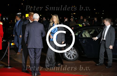 Utrecht 8 december 2014
Mr Pieter v Vollenhoven viert samen met zijn familie ,Prinses Margriet Prins Maurits Prinses Marilene Prins Bernhard Jr. Prinses Annette Prins Floris Prinses Aimee Prins Pieter Christiaan en Prinses Anita zijn 75e verjaardag in het Beatrix theater.