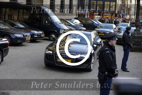 Amsterdam 10 december 2014
Uitreiking prins Claus prijzen in het paleis op de dam.
Aanwezig Koning Prins Willem Alexander Koningin Maxima Prinses Beatrix Prinses Mabel en Prins Constantijn. Verlengde audi A8