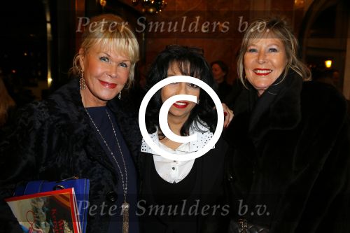 Amsterdam 18 december 2014
Premiere kerst circus in Carre.
Laura Fygi met Sheila de Vries