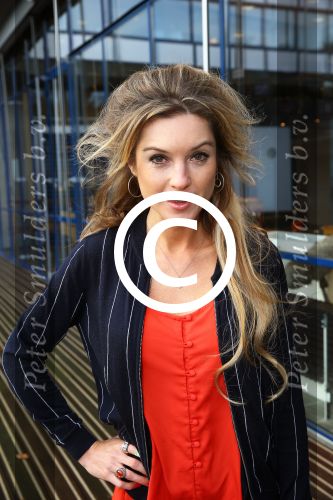 Hilversum, 11 December 2014
Perspresentatie AVROTROS Winterseizoen
Lauren Verster