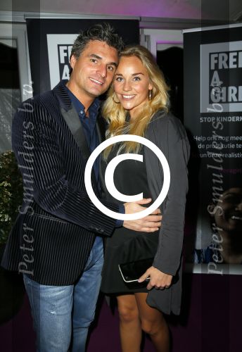 Blaricum 23 november 2014
Free a girl avond in Blaricum. Leontine Mourits met vriend