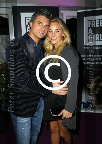 Blaricum 23 november 2014
Free a girl avond in Blaricum. Leontine Mourits met vriend
