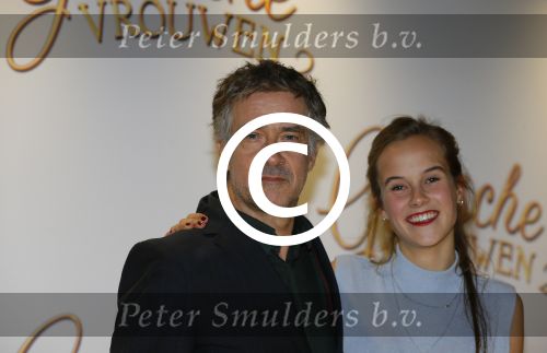 Amsterdam 1 december 2014
Premiere Gooische vrouwen 2 in het nieuwe de la mar met in de hoofdrollen Linda de Mol Lies Visschedijk Tjitske Reijdinga en Susan Visser