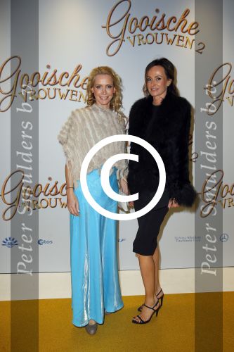 Amsterdam 1 december 2014
Premiere Gooische vrouwen 2 in het nieuwe de la mar met in de hoofdrollen Linda de Mol Lies Visschedijk Tjitske Reijdinga en Susan Visser. Lidy Knigge met vriendin Cindy