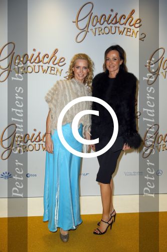 Amsterdam 1 december 2014
Premiere Gooische vrouwen 2 in het nieuwe de la mar met in de hoofdrollen Linda de Mol Lies Visschedijk Tjitske Reijdinga en Susan Visser. Lidy Knigge met vriendin Cindy