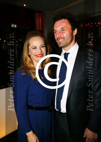 Amsterdam 1 december 2014
Premiere Gooische vrouwen 2 in het nieuwe de la mar met in de hoofdrollen Linda de Mol Lies Visschedijk Tjitske Reijdinga en Susan Visser. Lies met vriend Edo