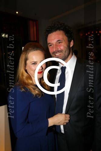 Amsterdam 1 december 2014
Premiere Gooische vrouwen 2 in het nieuwe de la mar met in de hoofdrollen Linda de Mol Lies Visschedijk Tjitske Reijdinga en Susan Visser. Lies met vriend Edo