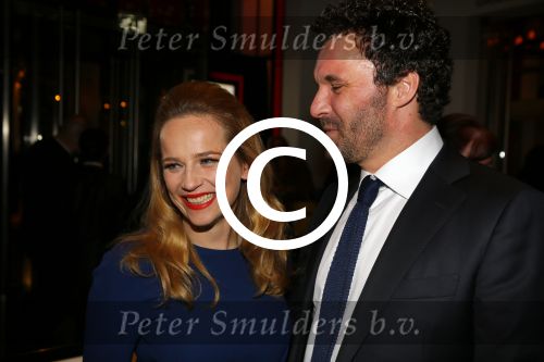 Amsterdam 1 december 2014
Premiere Gooische vrouwen 2 in het nieuwe de la mar met in de hoofdrollen Linda de Mol Lies Visschedijk Tjitske Reijdinga en Susan Visser. Lies met vriend Edo
