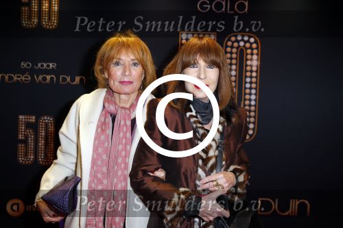 Utrecht 18 november 2014
Andre v Duin viert zijn 50 jarig artiesten bestaan in het Beatrix theater. Liesbeth List met Annemarie Oster