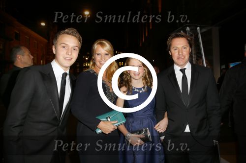 Amsterdam 1 december 2014
Premiere Gooische vrouwen 2 in het nieuwe de la mar met in de hoofdrollen Linda de Mol Lies Visschedijk Tjitske Reijdinga en Susan Visser. Linda met Jeroen Rietbergen en kinderen Noah en Julian