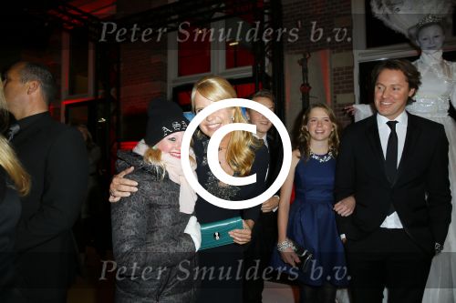Amsterdam 1 december 2014
Premiere Gooische vrouwen 2 in het nieuwe de la mar met in de hoofdrollen Linda de Mol Lies Visschedijk Tjitske Reijdinga en Susan Visser. Linda met Jeroen Rietbergen en kinderen Noah en Julian